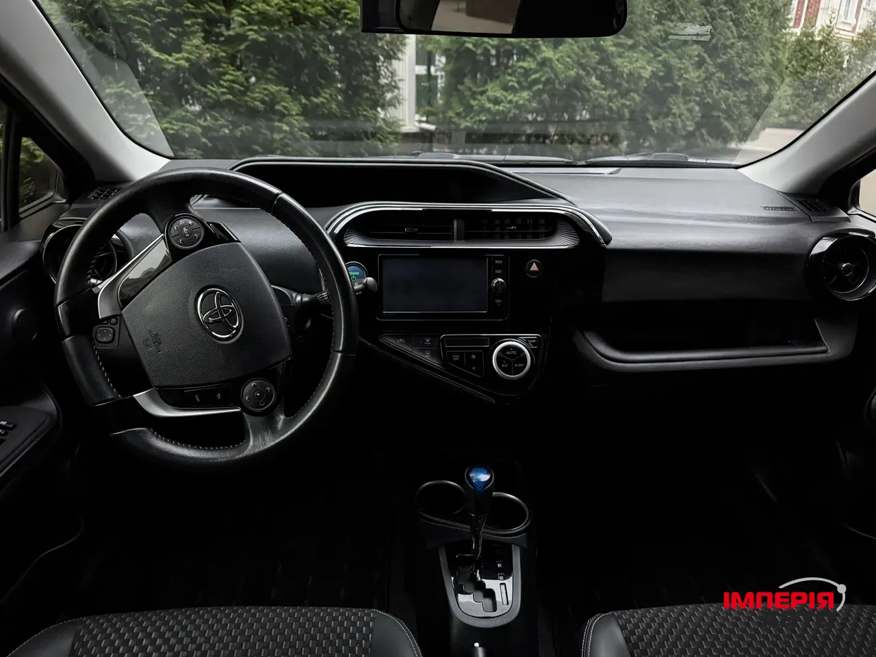 Toyota Aqua - фото 12