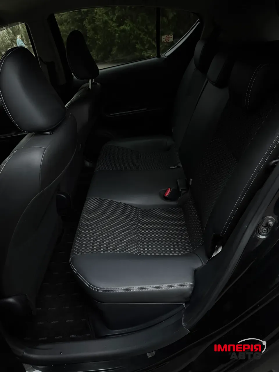 Toyota Aqua - фото 13