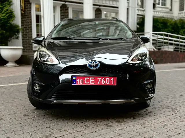 Toyota Aqua - фото 3