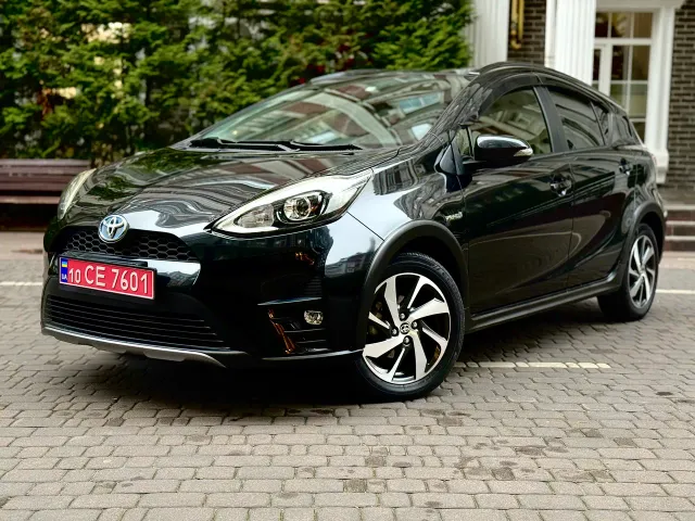 Toyota Aqua - фото 1