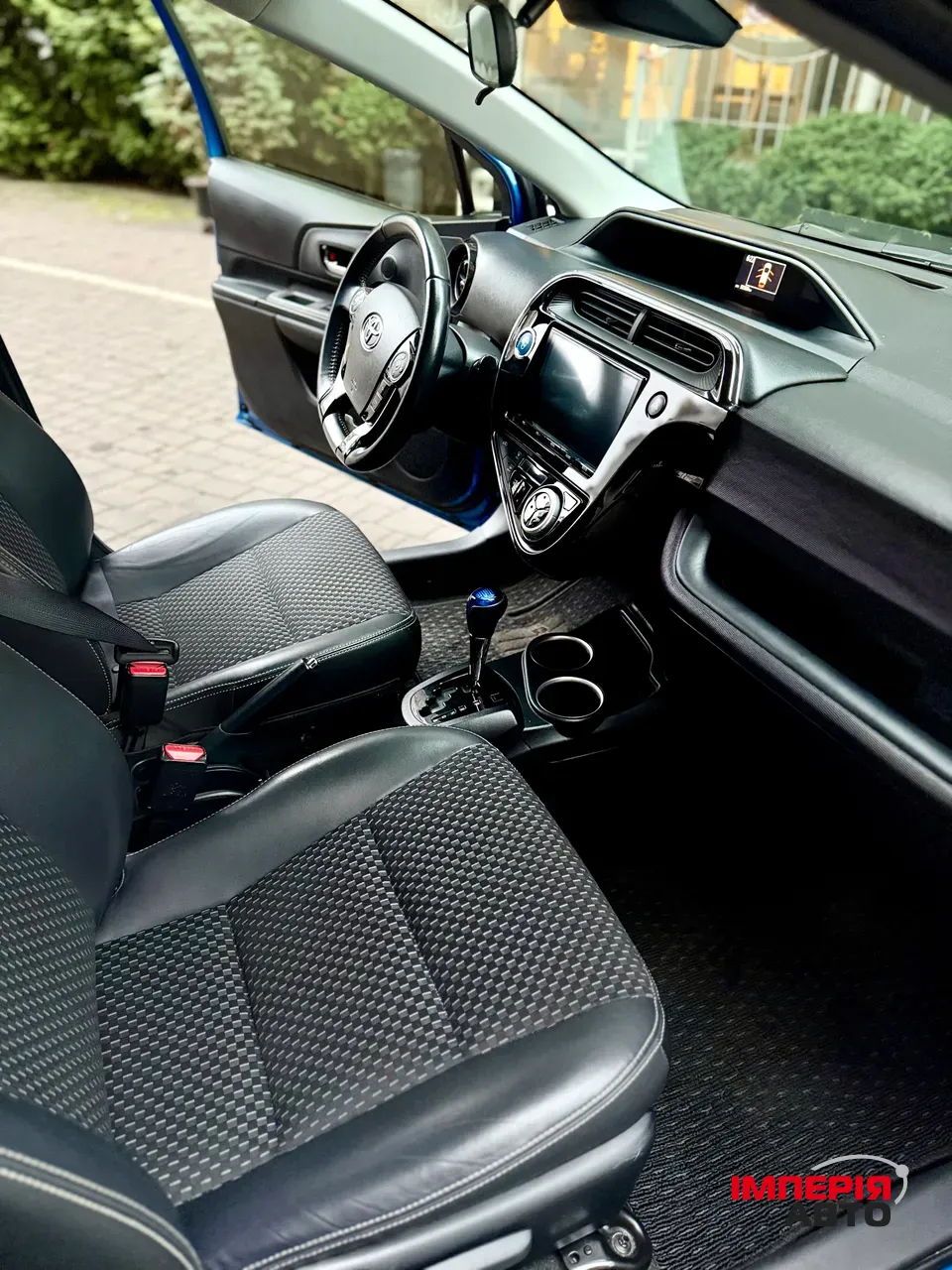 Toyota Aqua - фото 13