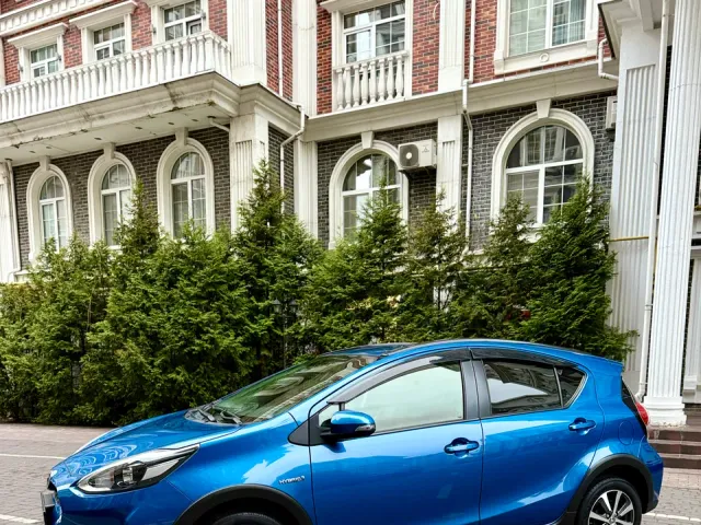 Toyota Aqua - фото 4