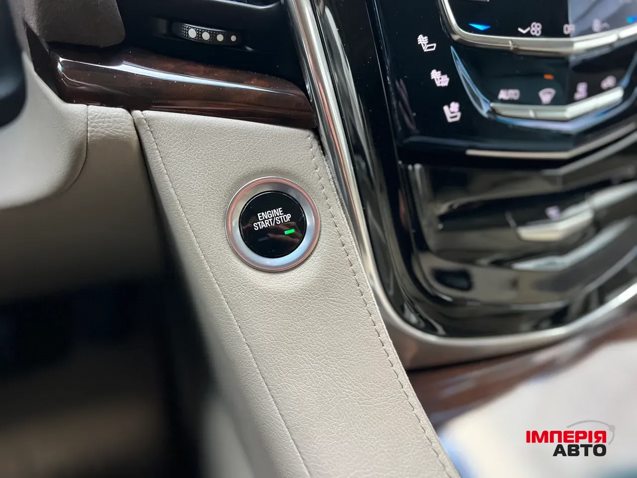 Cadillac Escalade - фото 39