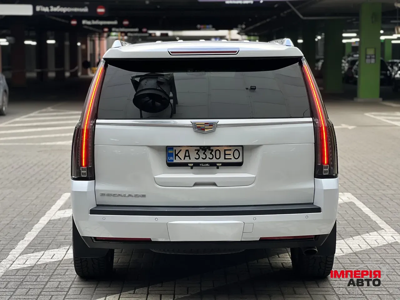 Cadillac Escalade - фото 8