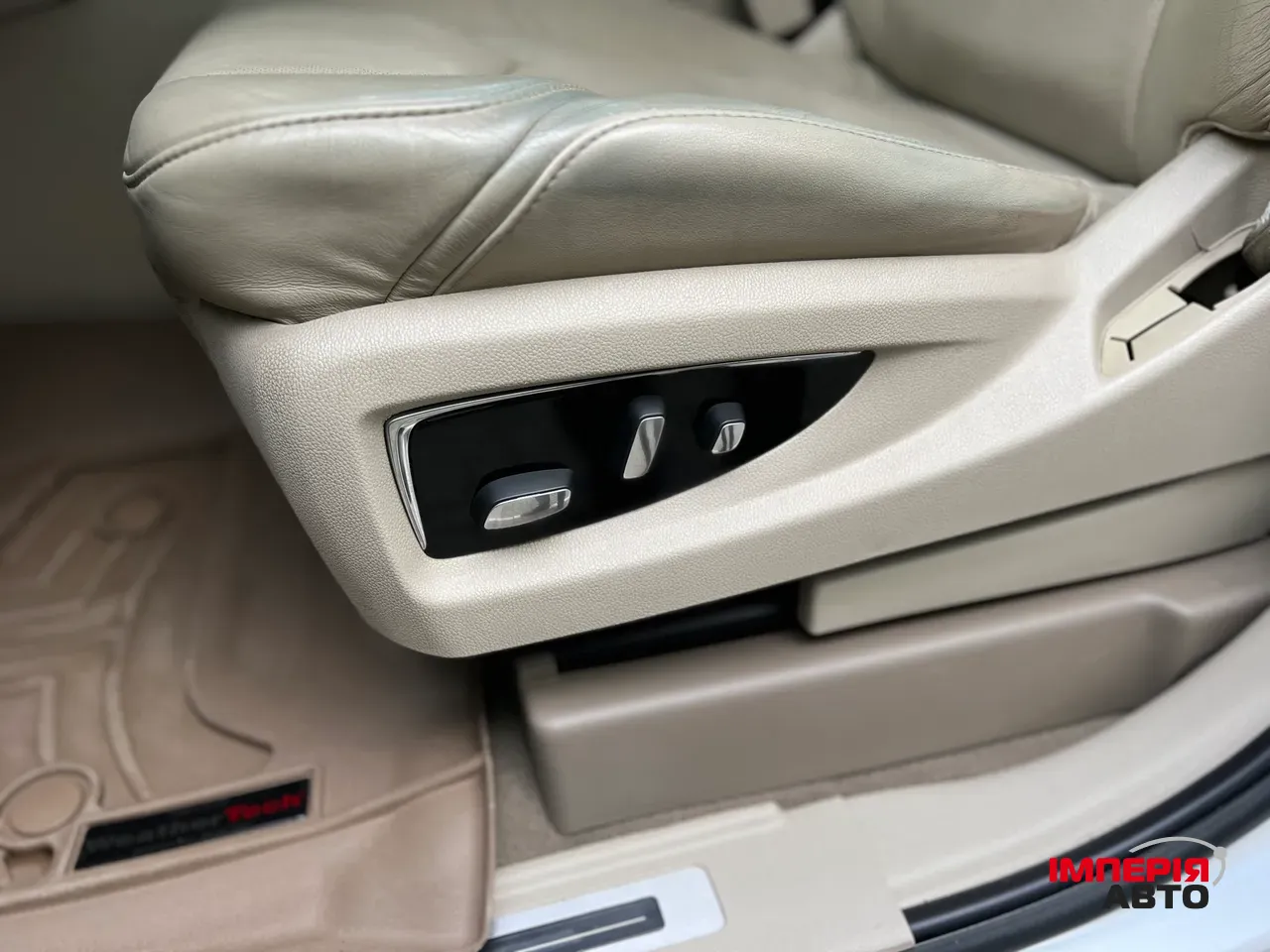 Cadillac Escalade - фото 23