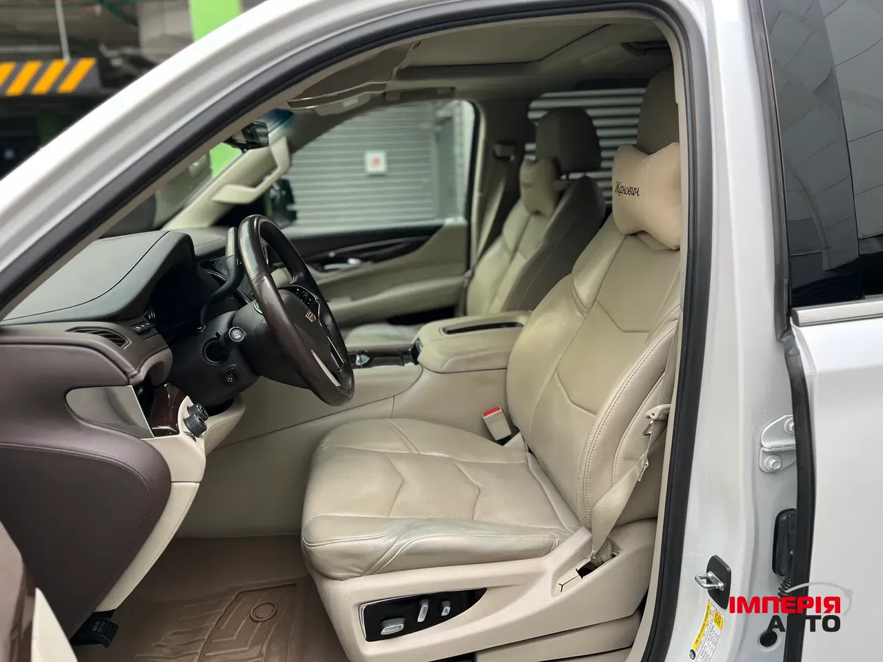 Cadillac Escalade - фото 21