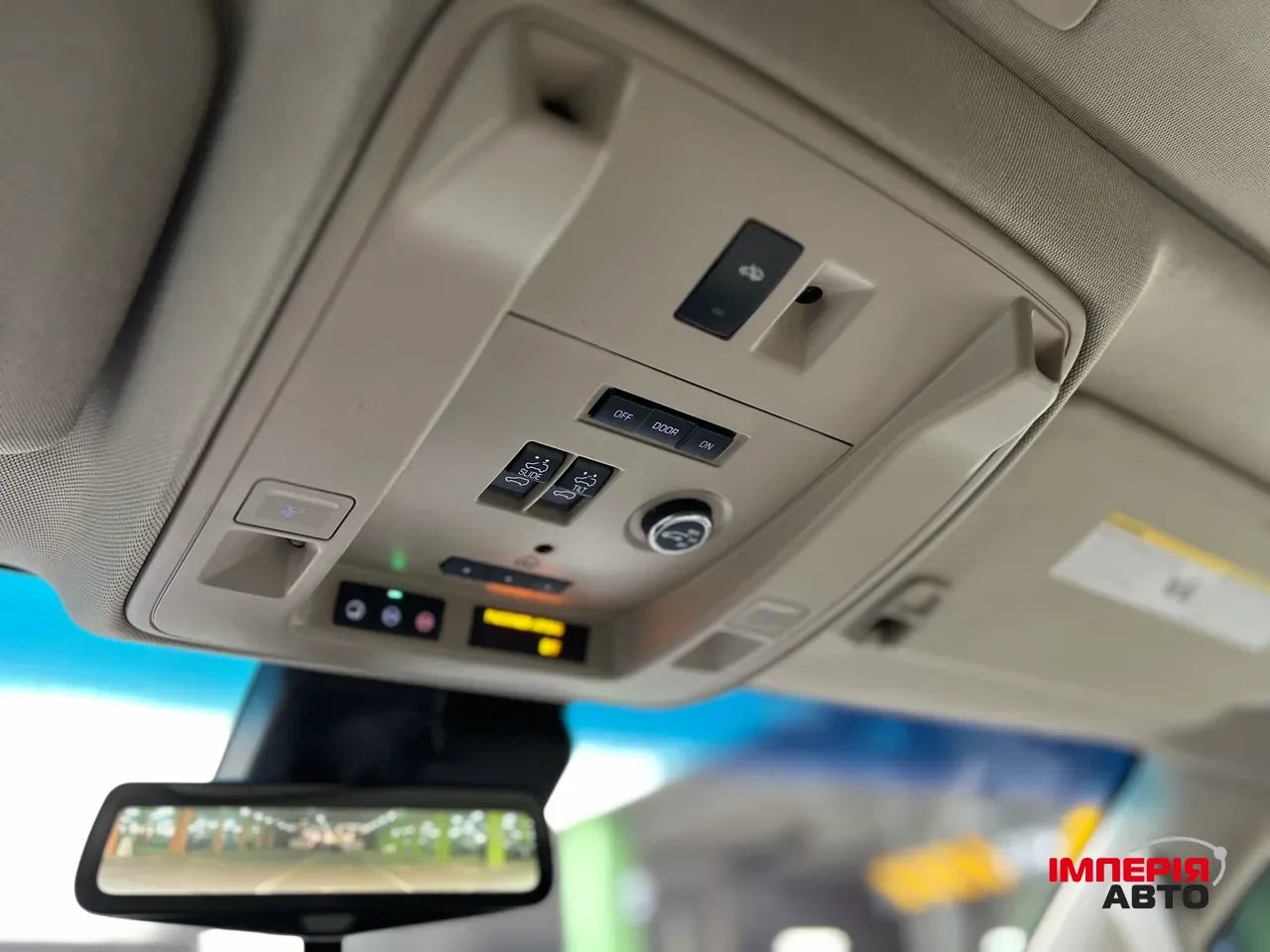 Cadillac Escalade - фото 33