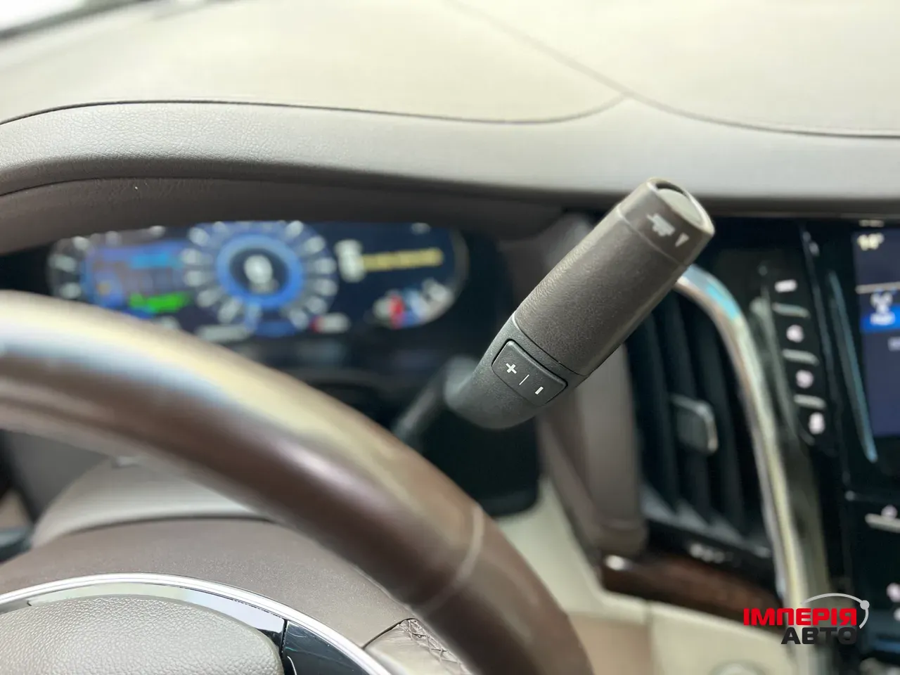 Cadillac Escalade - фото 31