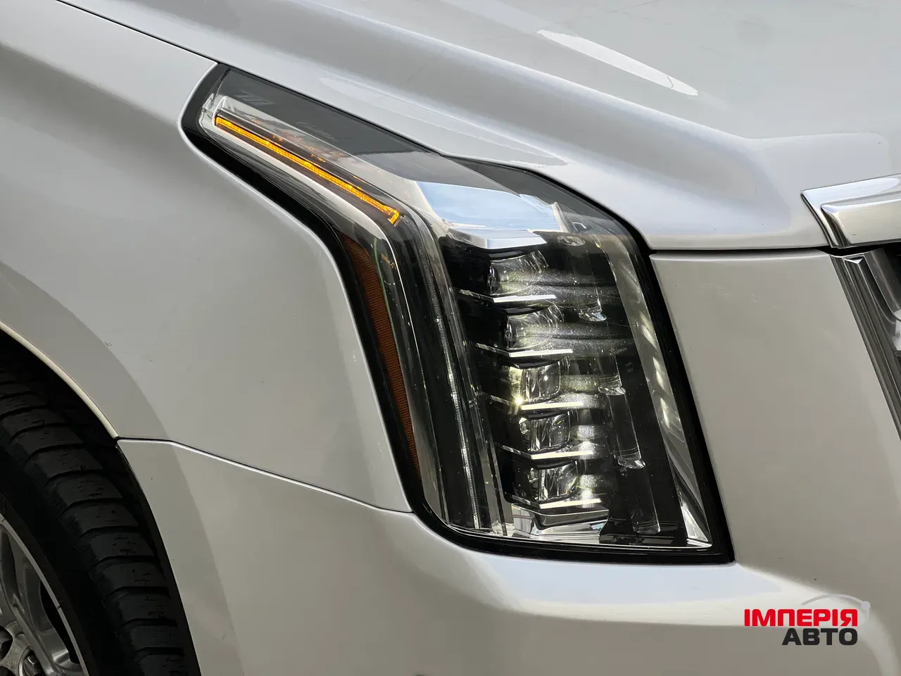 Cadillac Escalade - фото 17