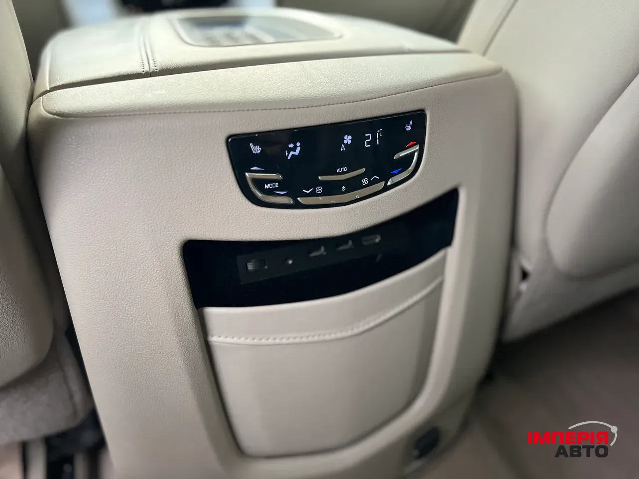 Cadillac Escalade - фото 46