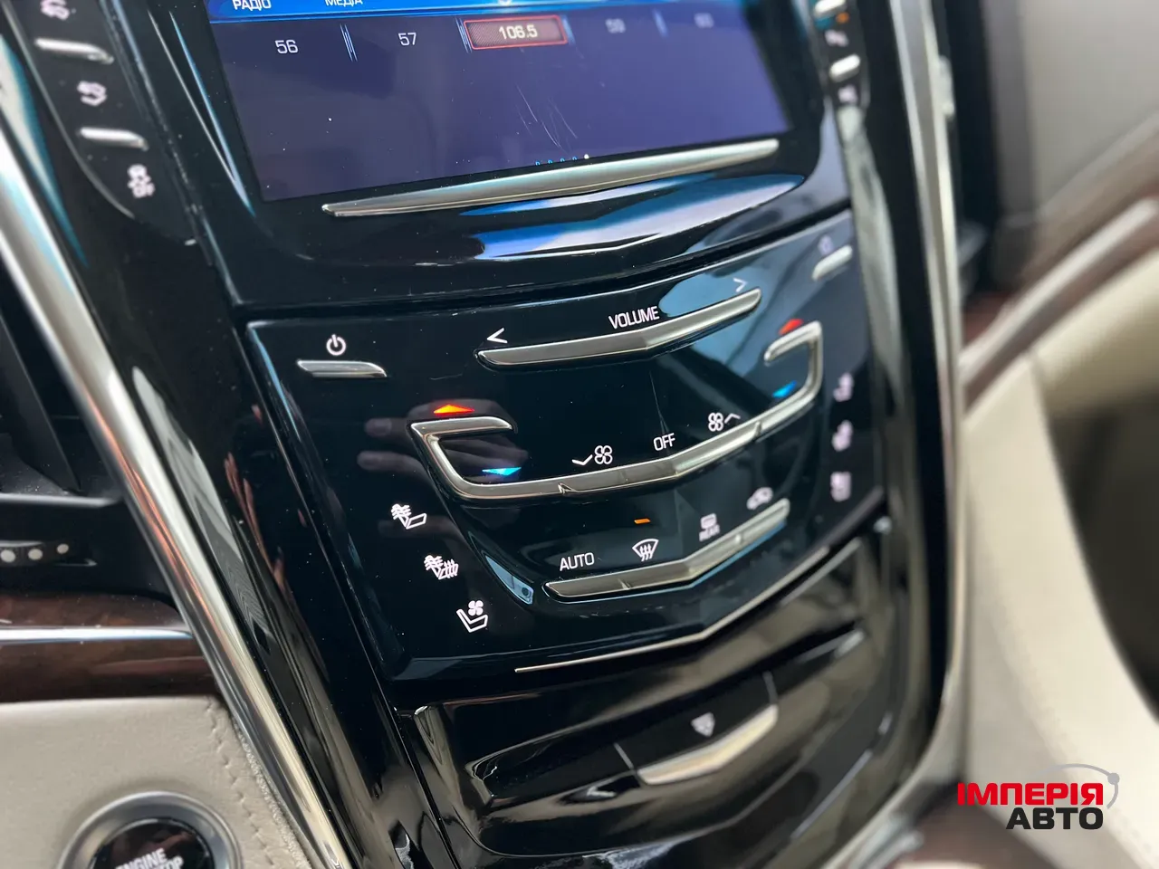 Cadillac Escalade - фото 38