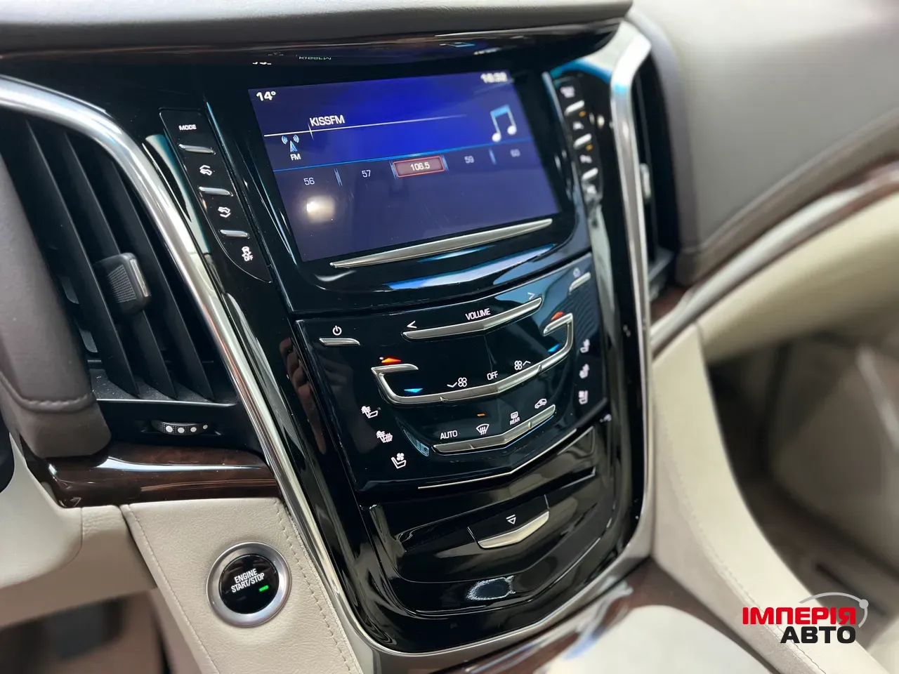 Cadillac Escalade - фото 37