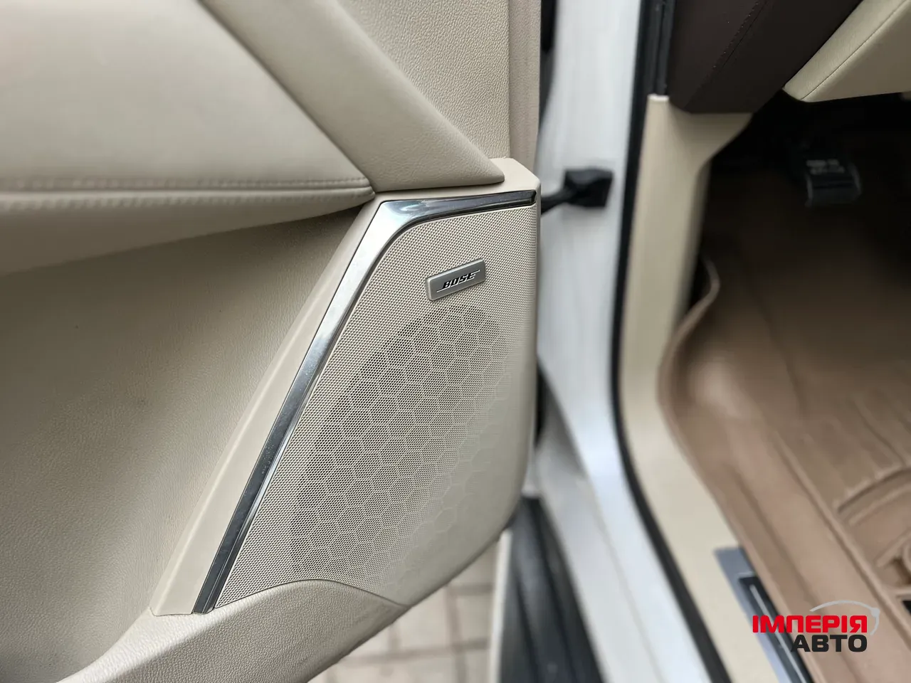 Cadillac Escalade - фото 24