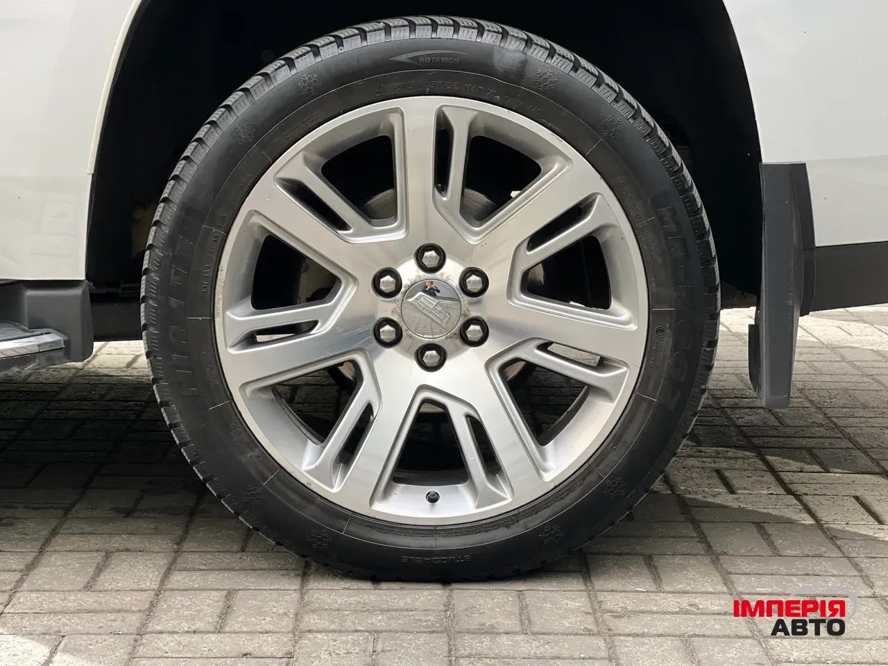 Cadillac Escalade - фото 15