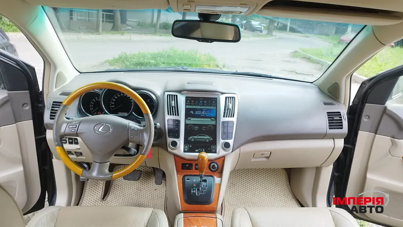 Lexus RX - фото 7