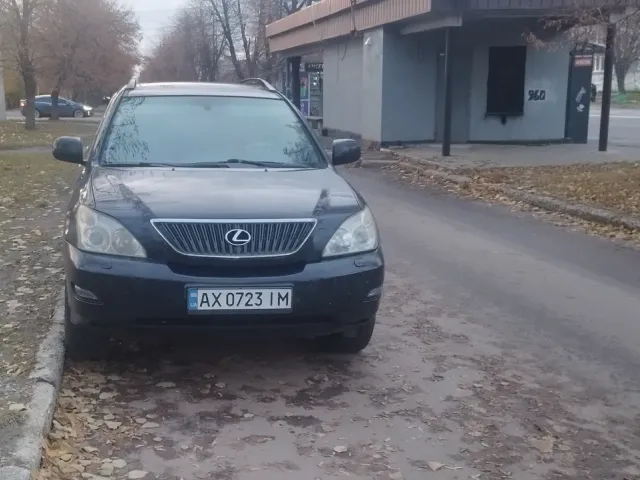 Lexus RX - фото 1