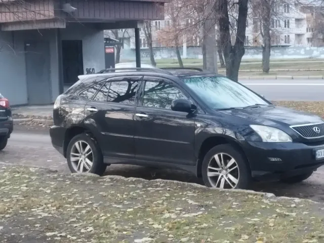 Lexus RX - фото 4