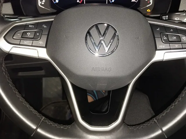 Volkswagen Passat - фото 1