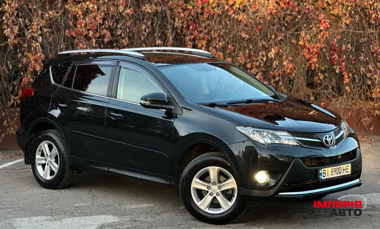 Toyota RAV4 - фото 6