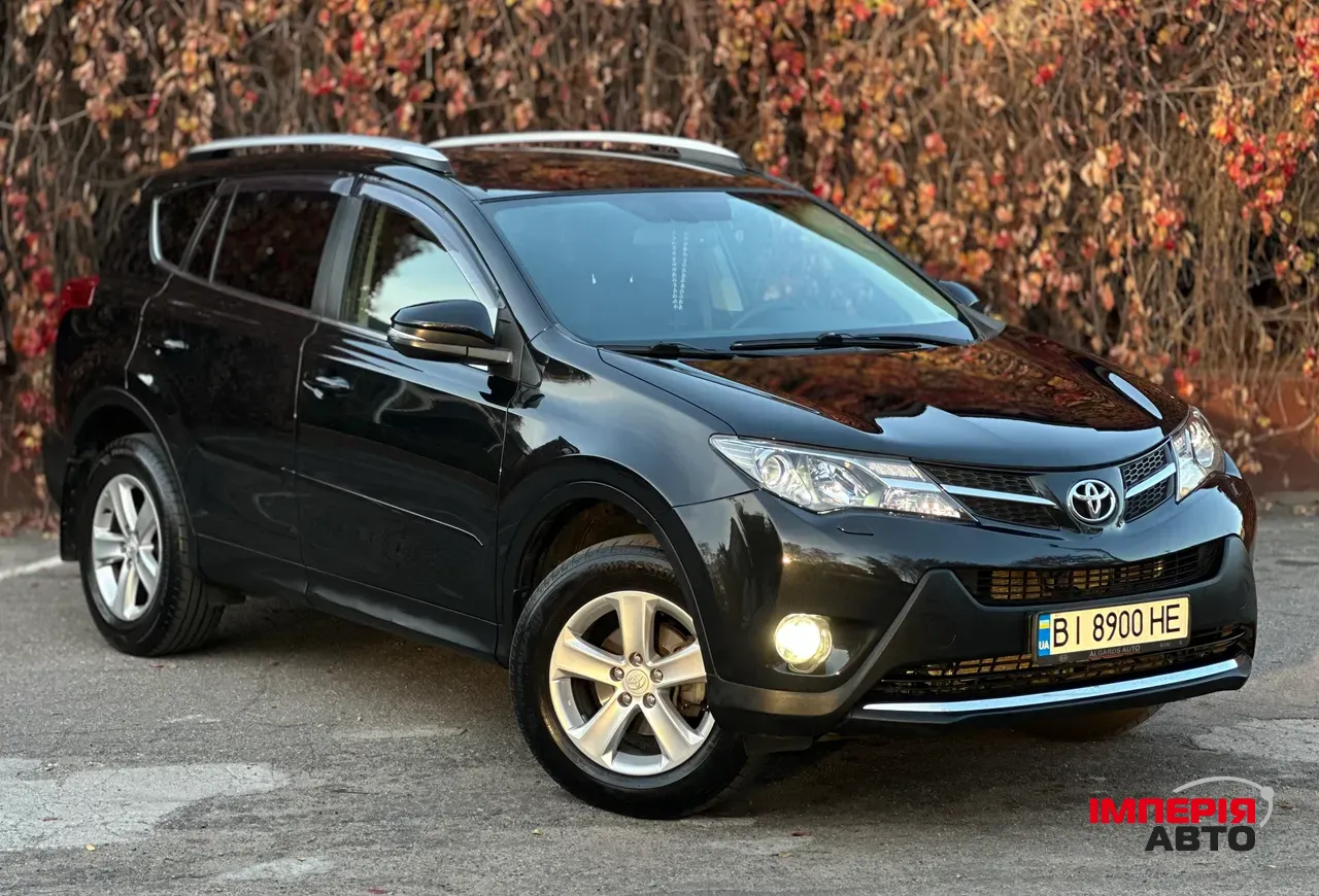 Toyota RAV4 - фото 3