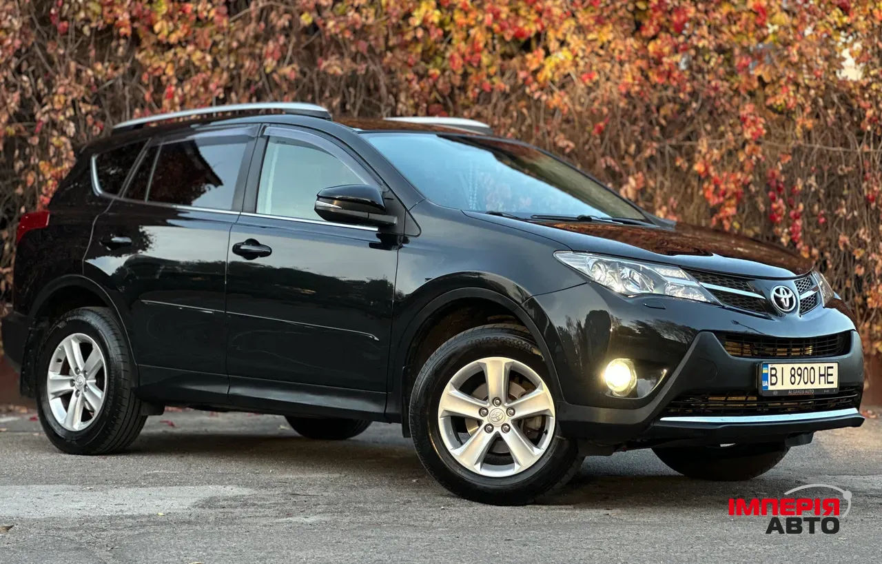 Toyota RAV4 - фото 4