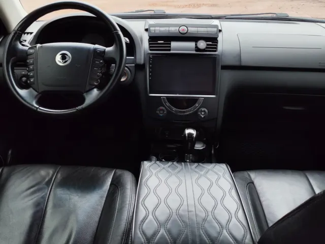 SsangYong Rexton - фото 1