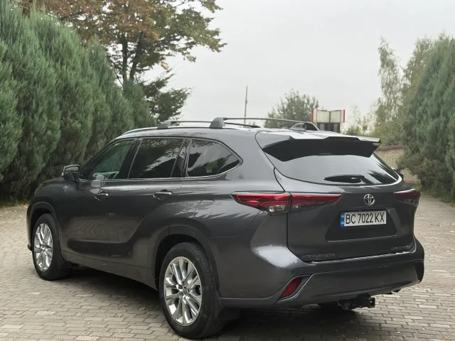 Toyota Highlander - фото 2