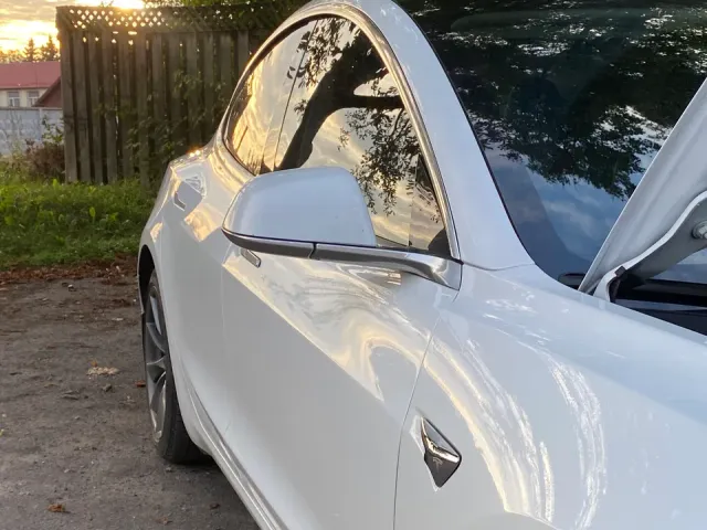 Tesla Model 3 - фото 3