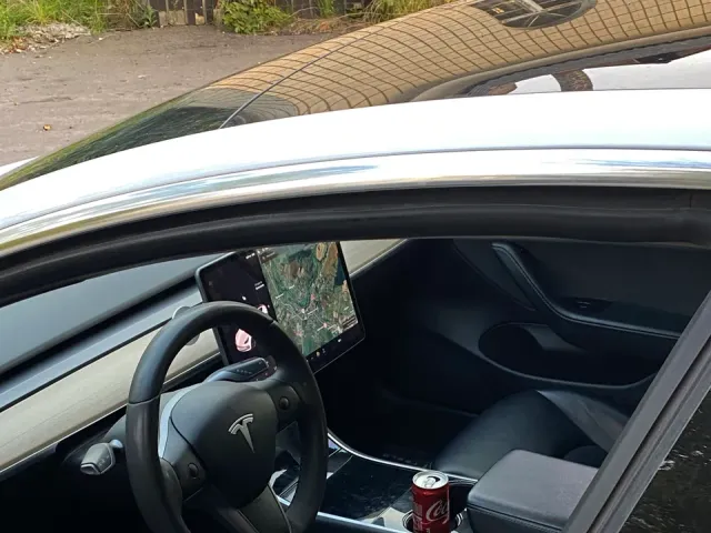 Tesla Model 3 - фото 5