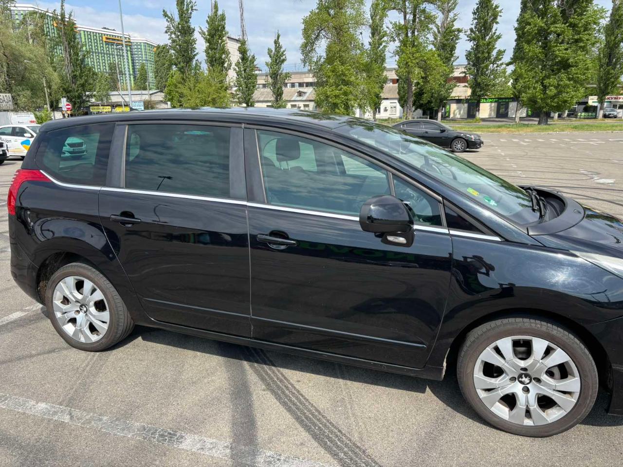 Peugeot 5008 - фото 3