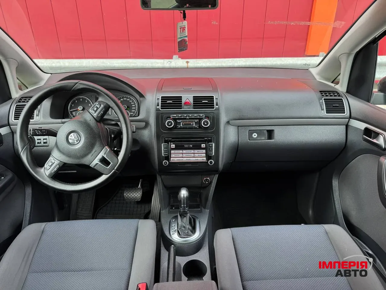 Volkswagen Touran - фото 6