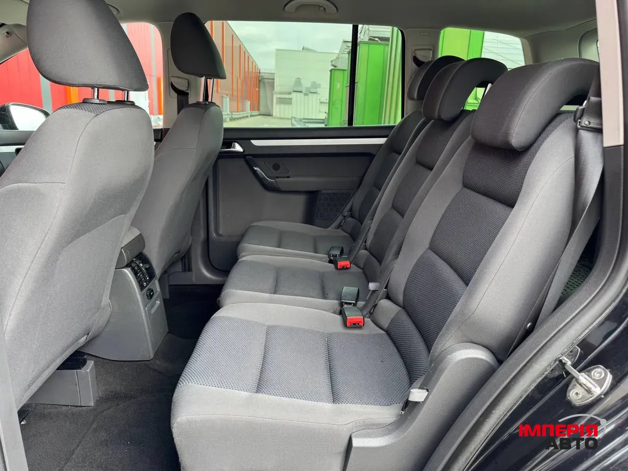 Volkswagen Touran - фото 3