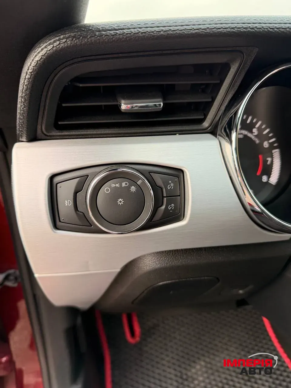 Ford Mustang - фото 7