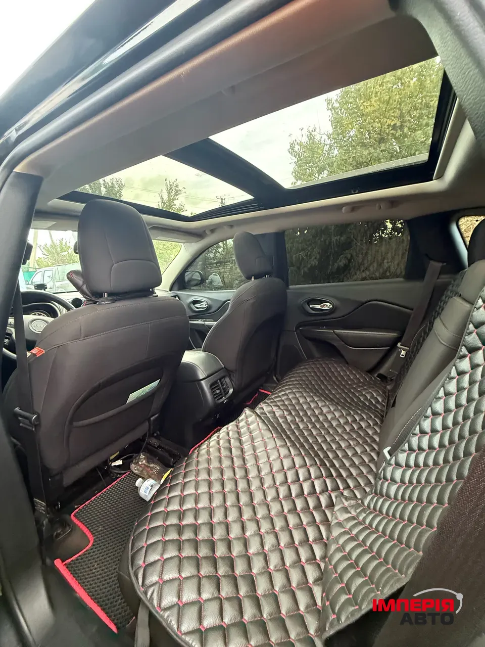 Jeep Cherokee - фото 4