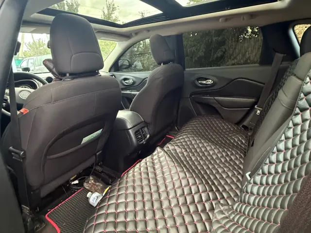 Jeep Cherokee - фото 4