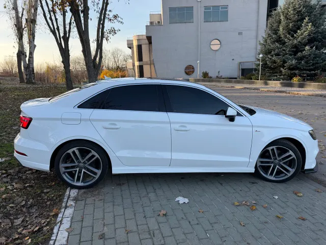 Audi A3 - фото 5