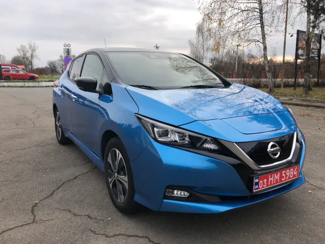 Nissan Leaf - фото 1
