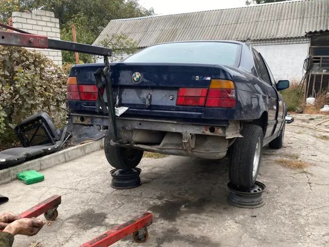 BMW 5 серії - фото 1