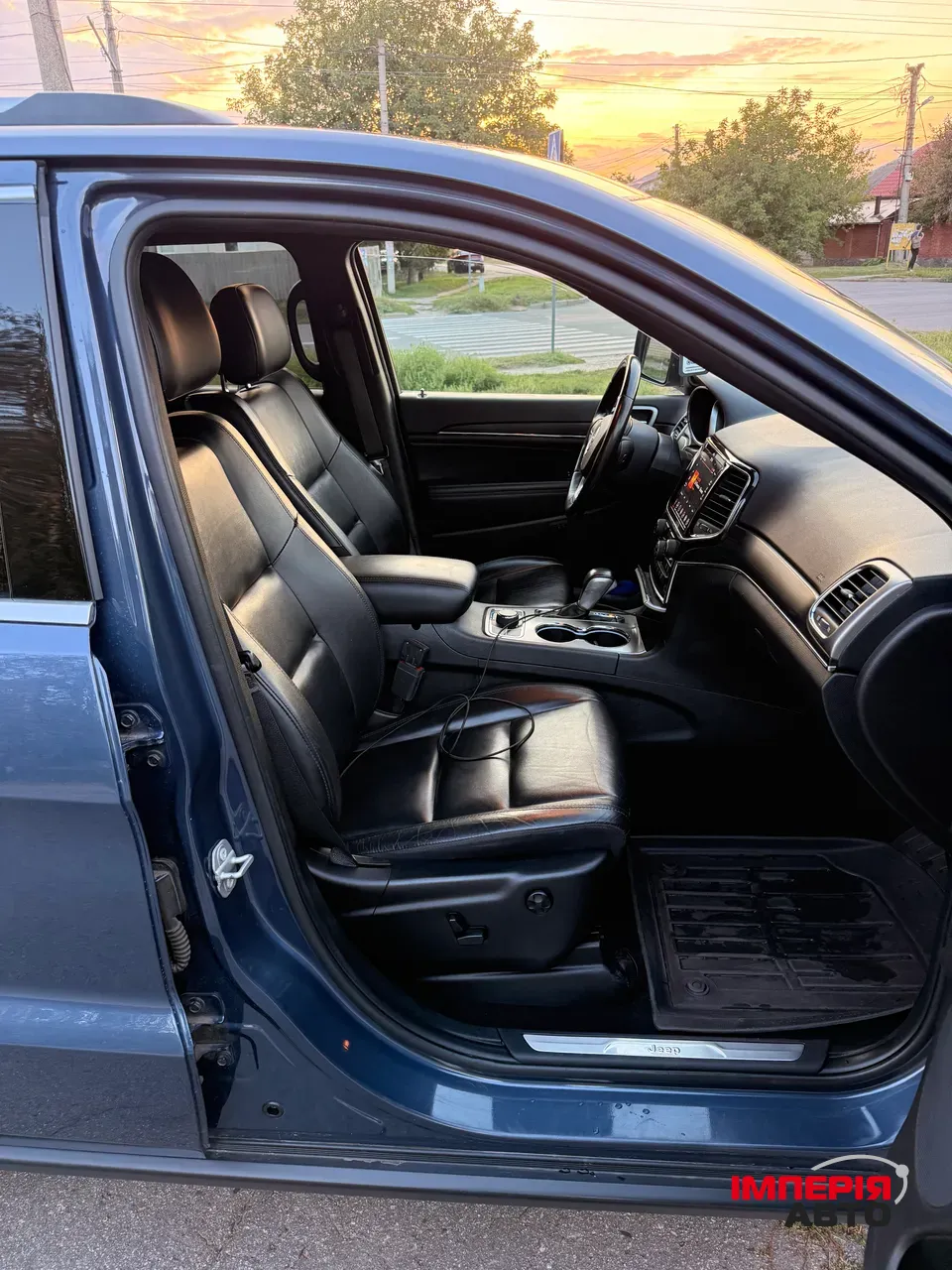 Jeep Grand Cherokee - фото 14