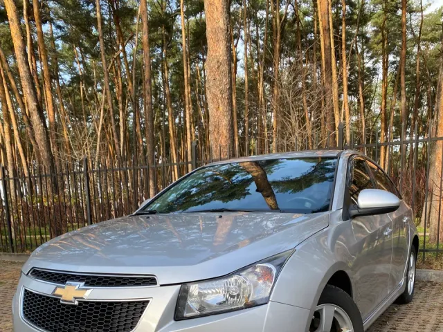 Chevrolet Cruze - фото 1