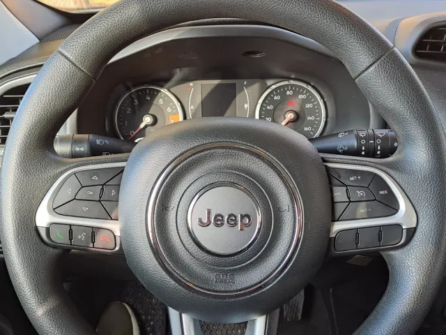 Jeep Renegade - фото 4