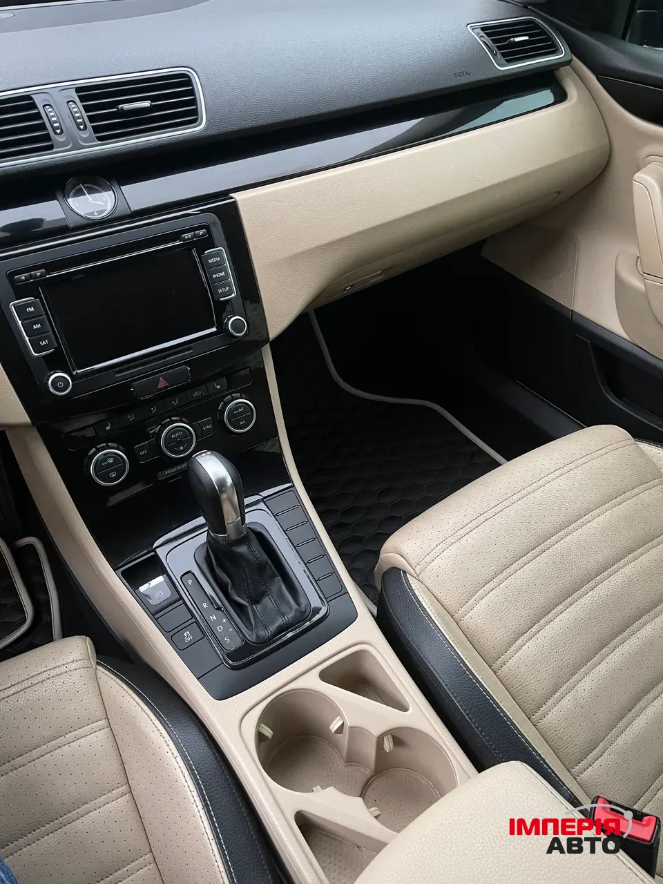 Volkswagen Passat CC - фото 35