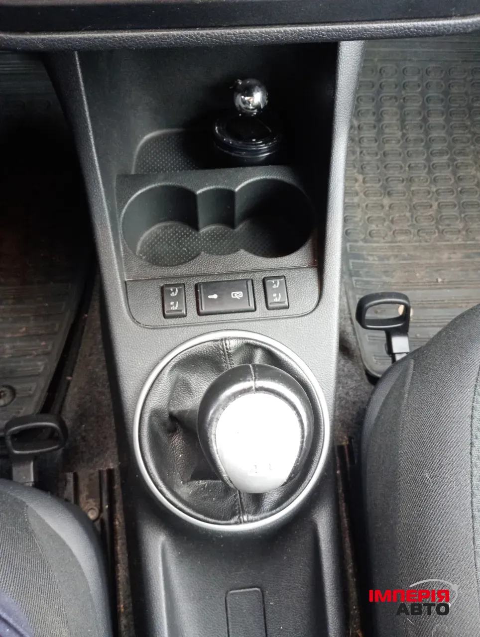 Skoda Fabia - фото 7