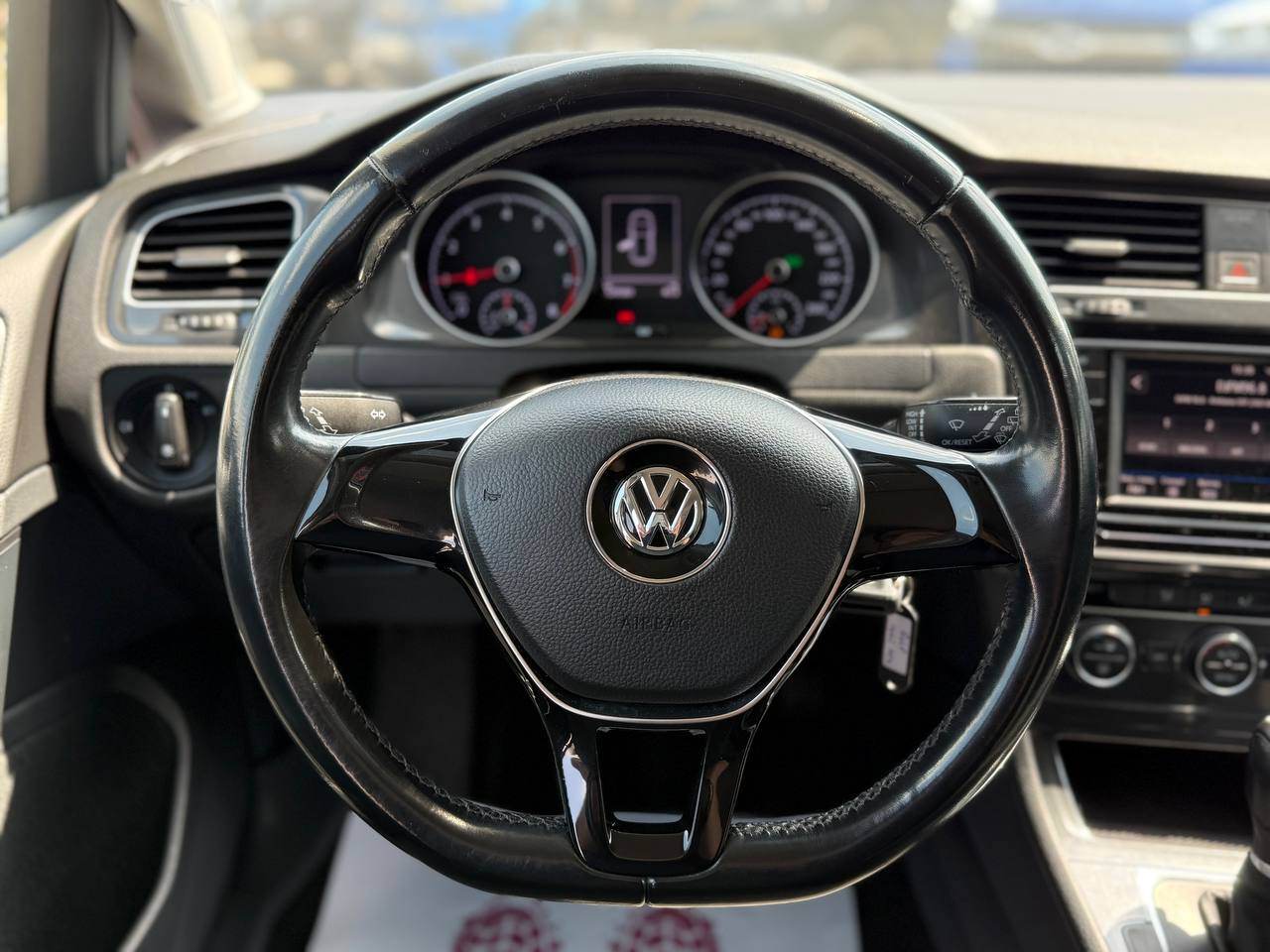 Volkswagen Golf - фото 9