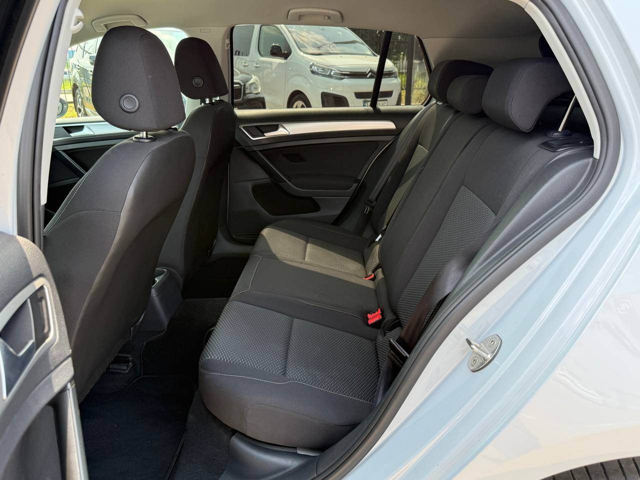 Volkswagen Golf - фото 2