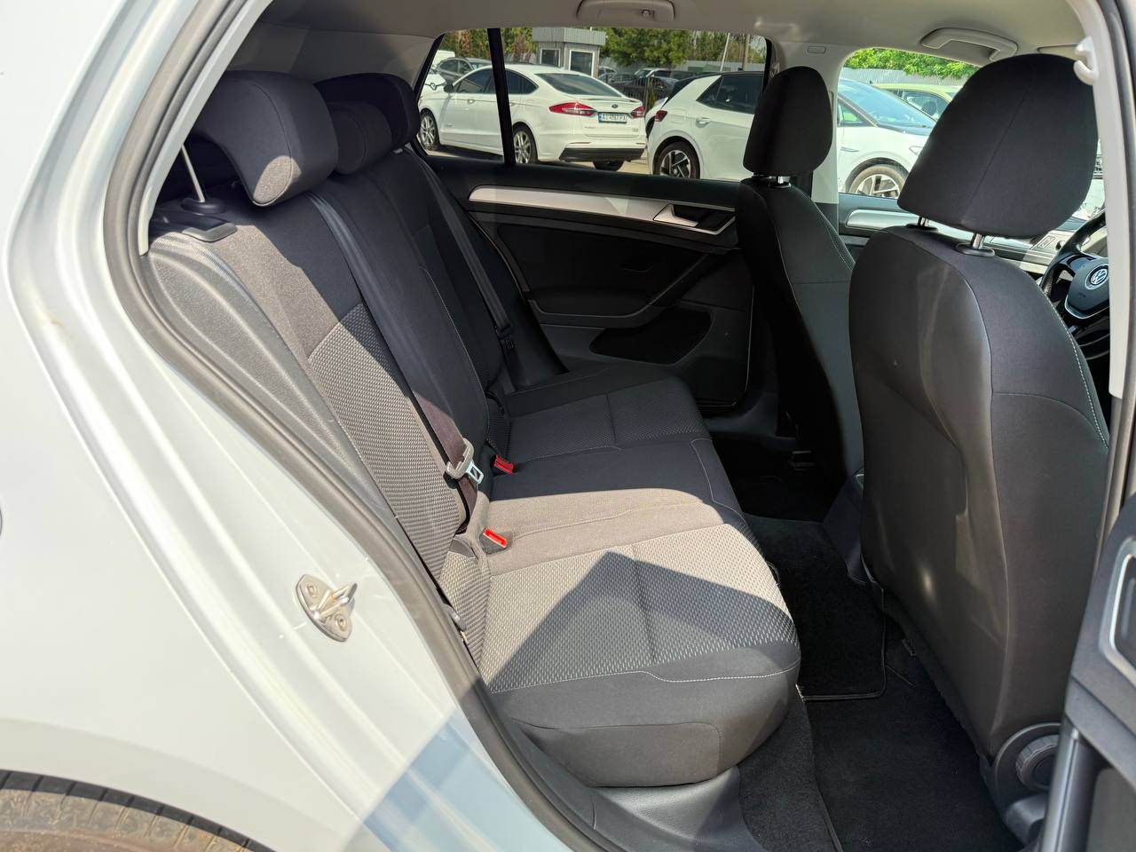 Volkswagen Golf - фото 13