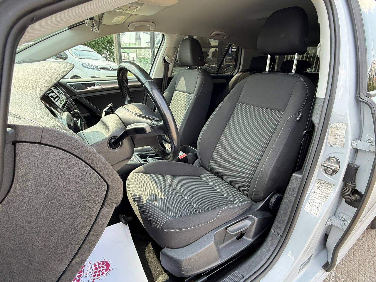 Volkswagen Golf - фото 18