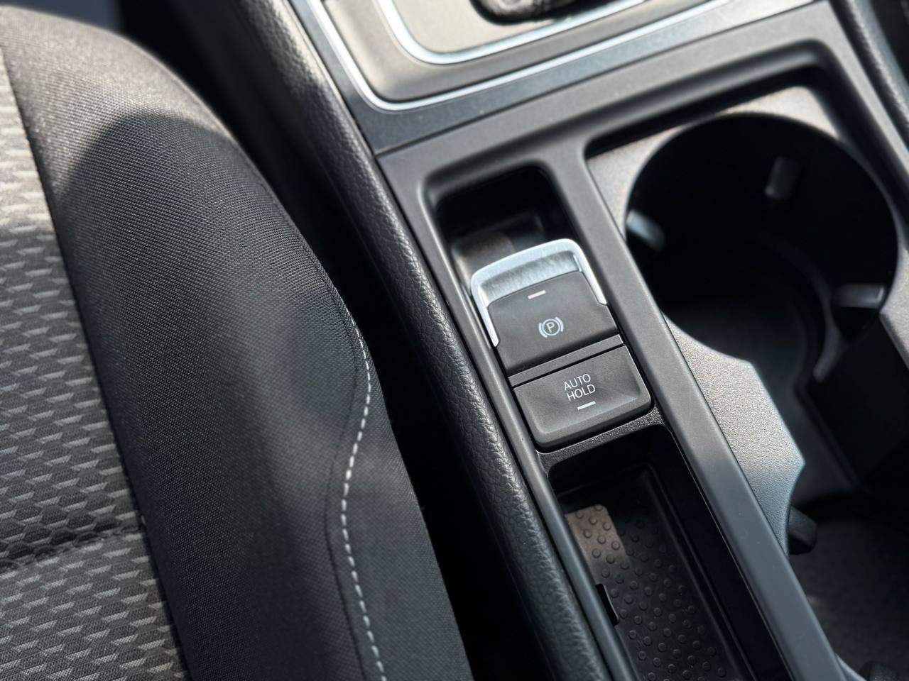 Volkswagen Golf - фото 10