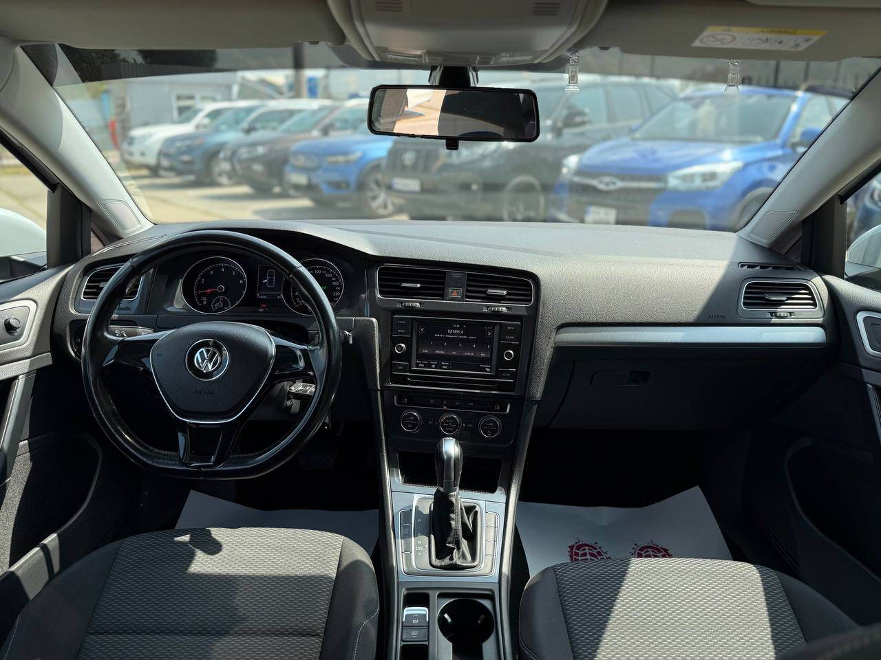 Volkswagen Golf - фото 4