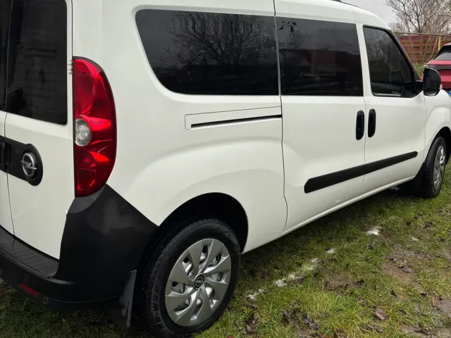 Opel Combo - фото 5